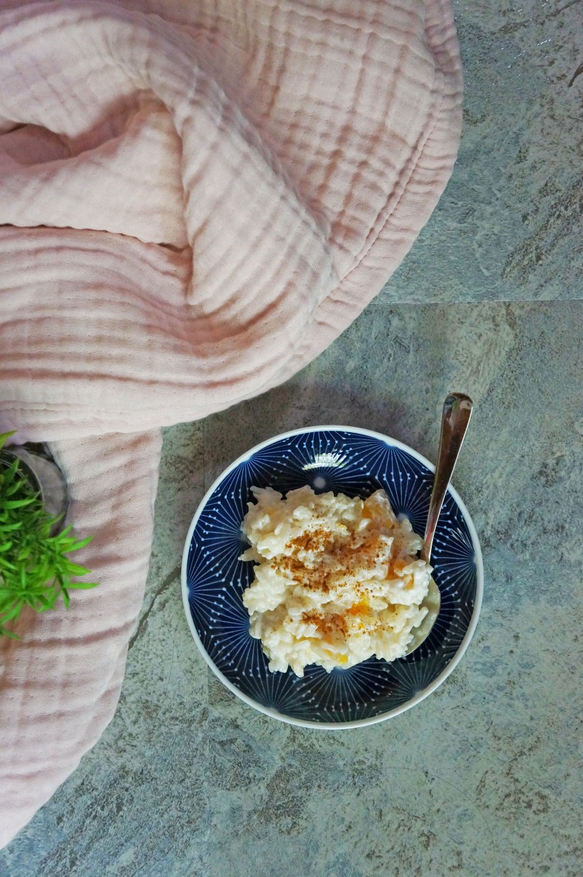 An easy creamy rice cooker apricot rice pudding